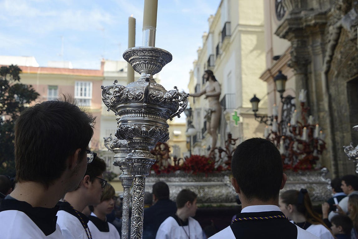 Fotos: El Resucitado por las calles de Cádiz