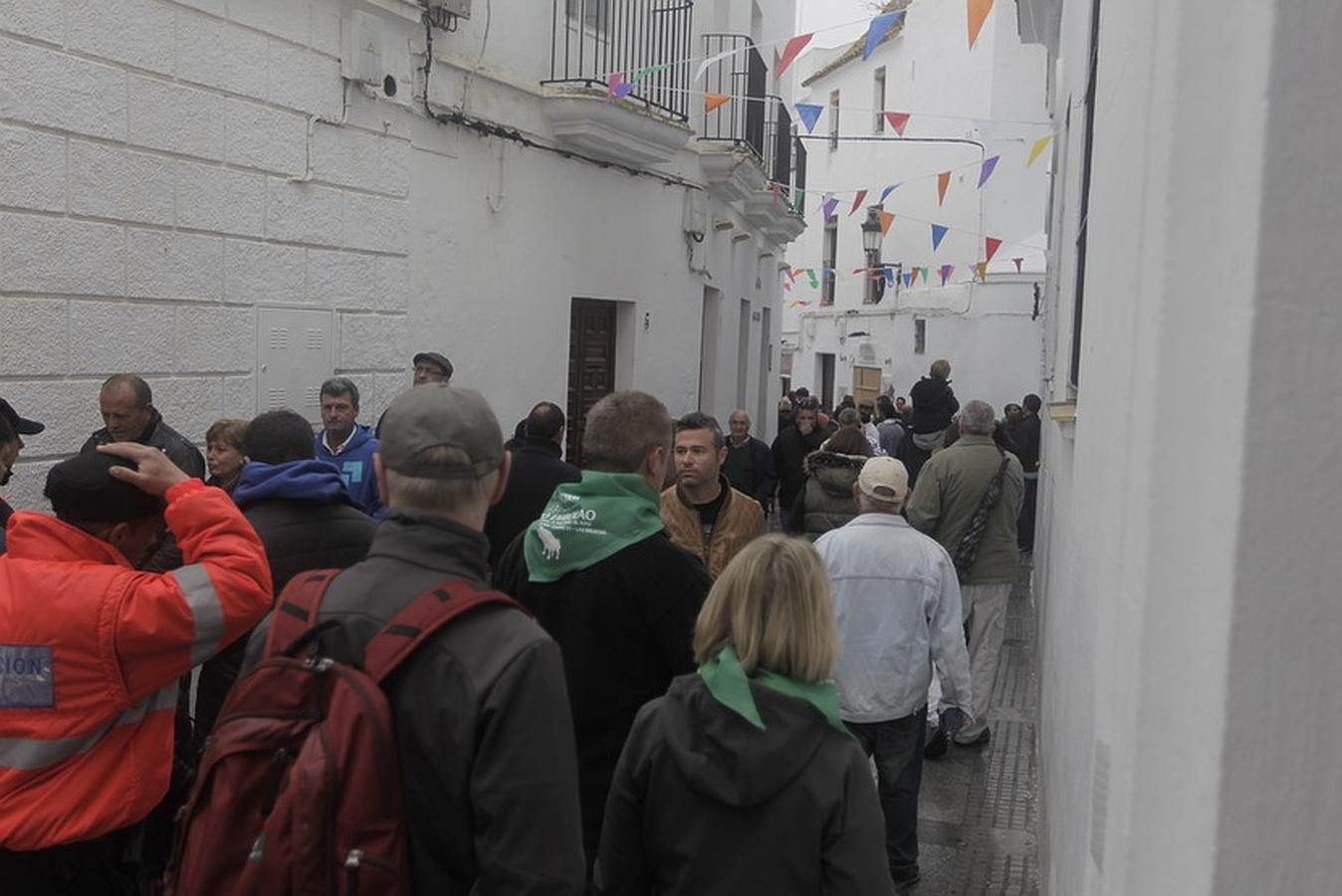 La lluvia desluce el tradicional toro &#039;embolao&#039; de Vejer