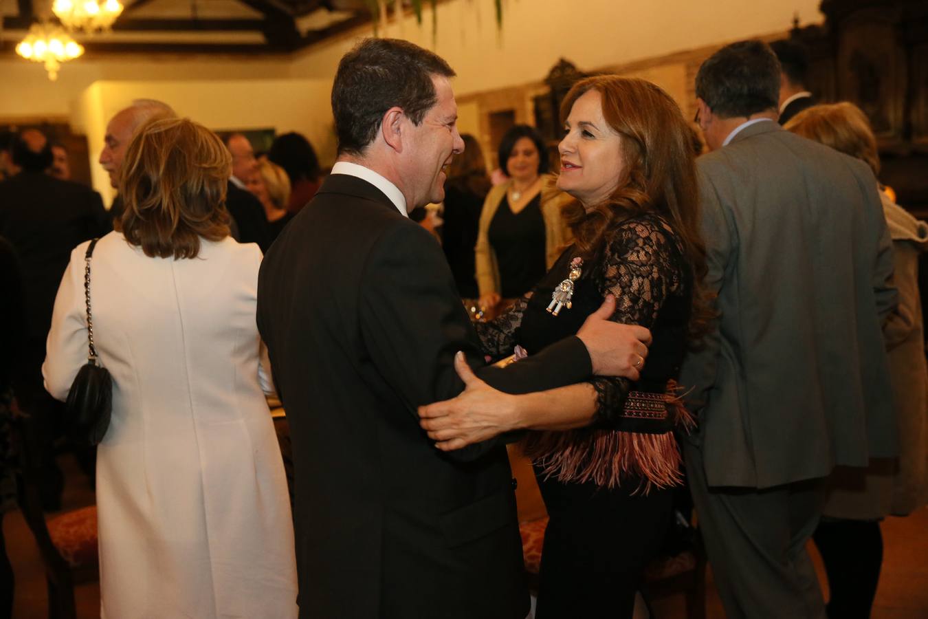 García-Page, con Raquel Heredia, esposa del artista Alberto Romero