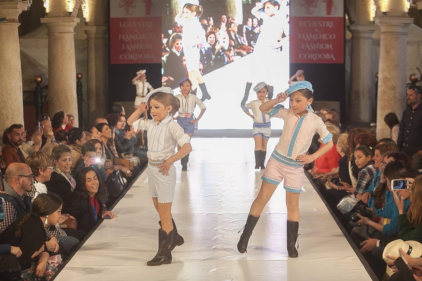 Los pequeños en la «Ecuestre y Flamenco Fashion»