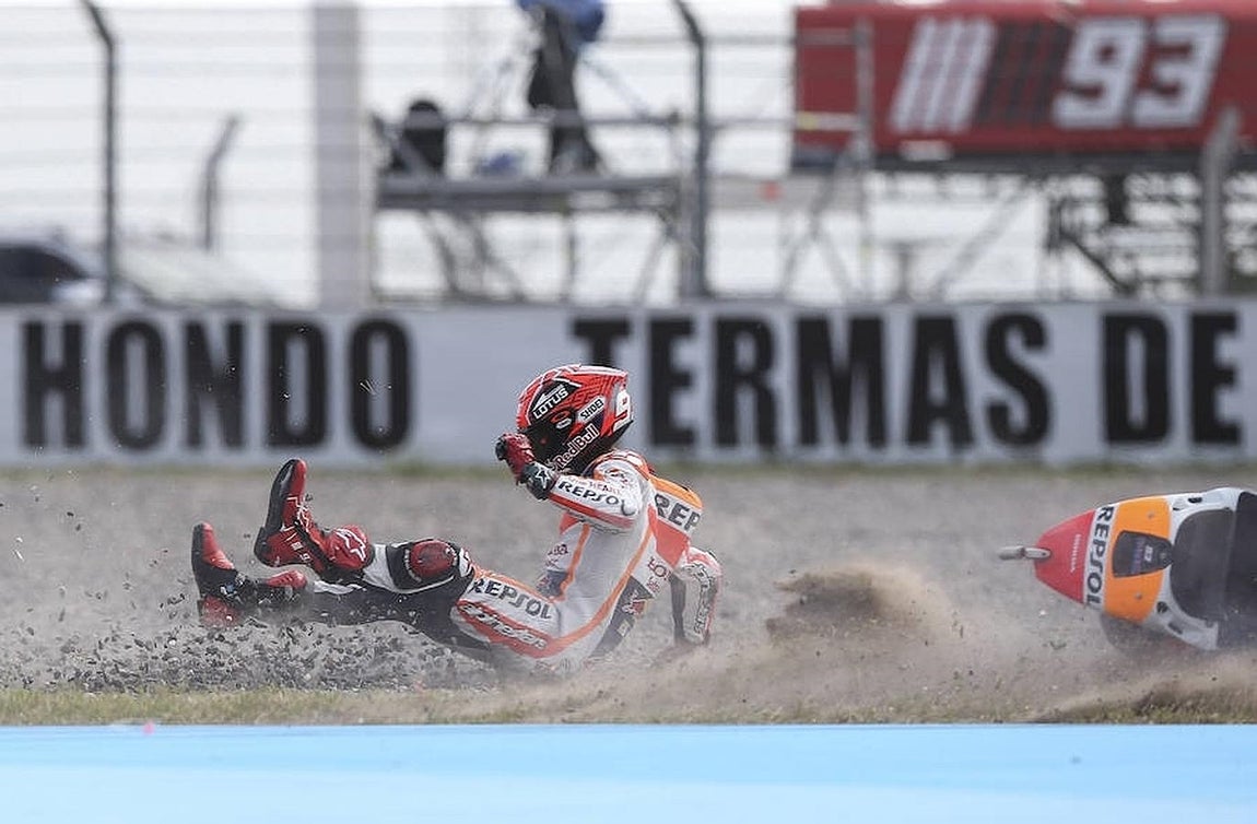 Escalofriante caída de Marc Márquez