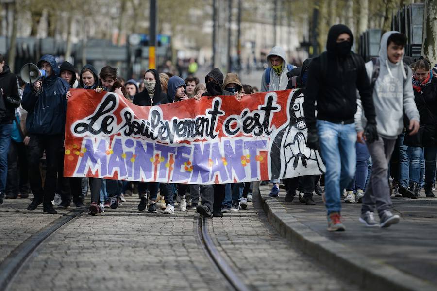 La reforma laboral ha provocado numerosas protesas en toda Francia en las últimas semanas, además de haber dividido al gobierno socialista francés. 