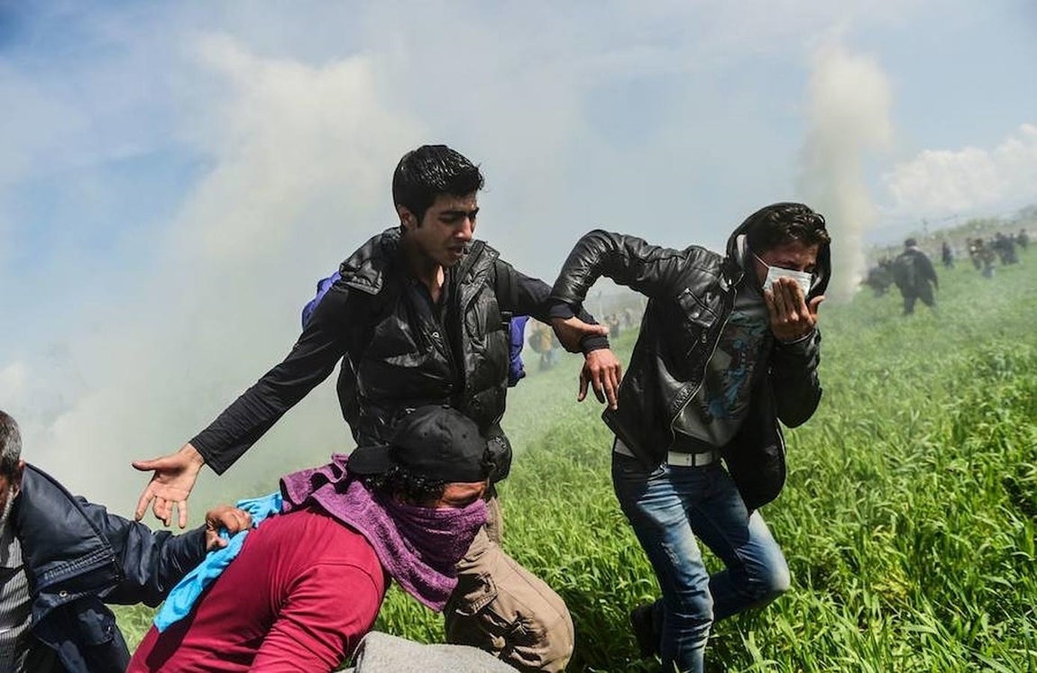 Los refugiados huyen del ataque. 