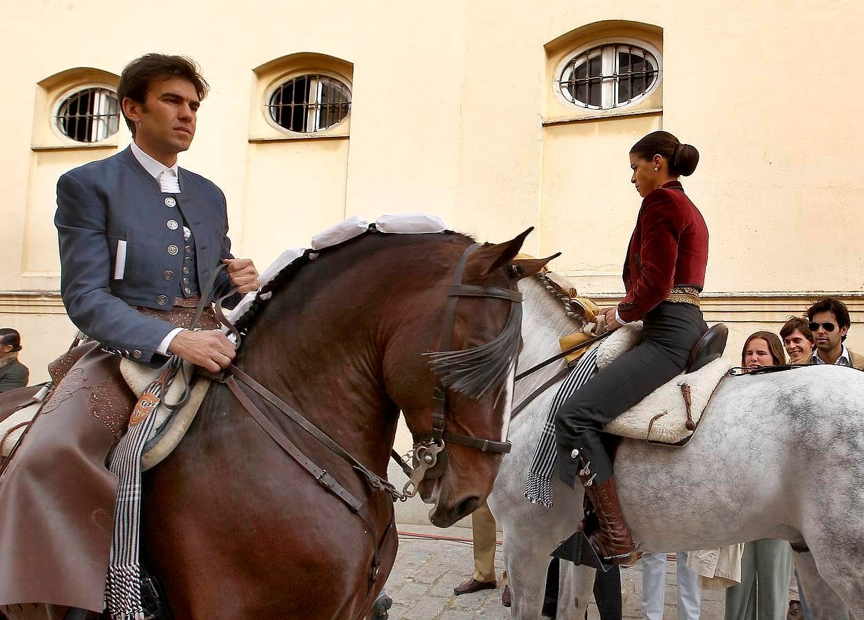 Diego Ventura acaricia la Puerta del Principe en la corrida del domingo