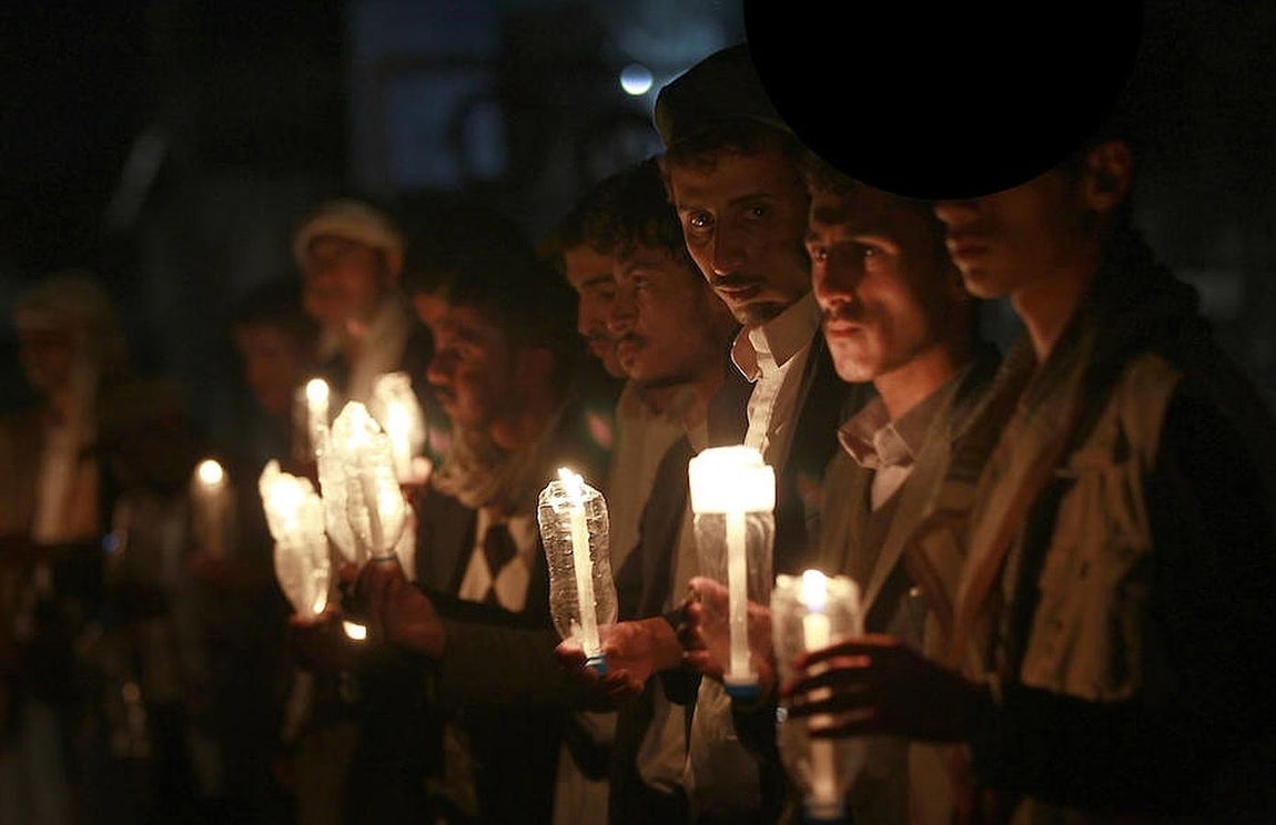 Otra imagen de la vigilia hutí por el final de la guerra en Yemen. 
