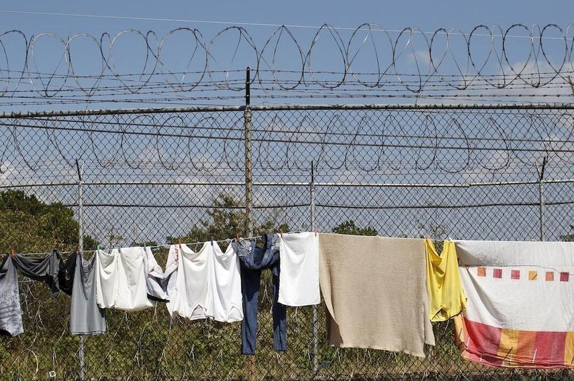 Ropa tendida en la prisión de «La Joya». 