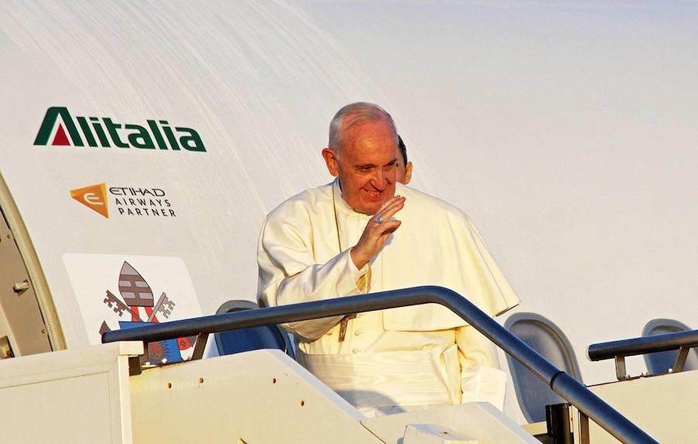 El Papa ha salido hacia Lesbos desde el aeropuerto Leonardo Da Vinci, en Fiumicino