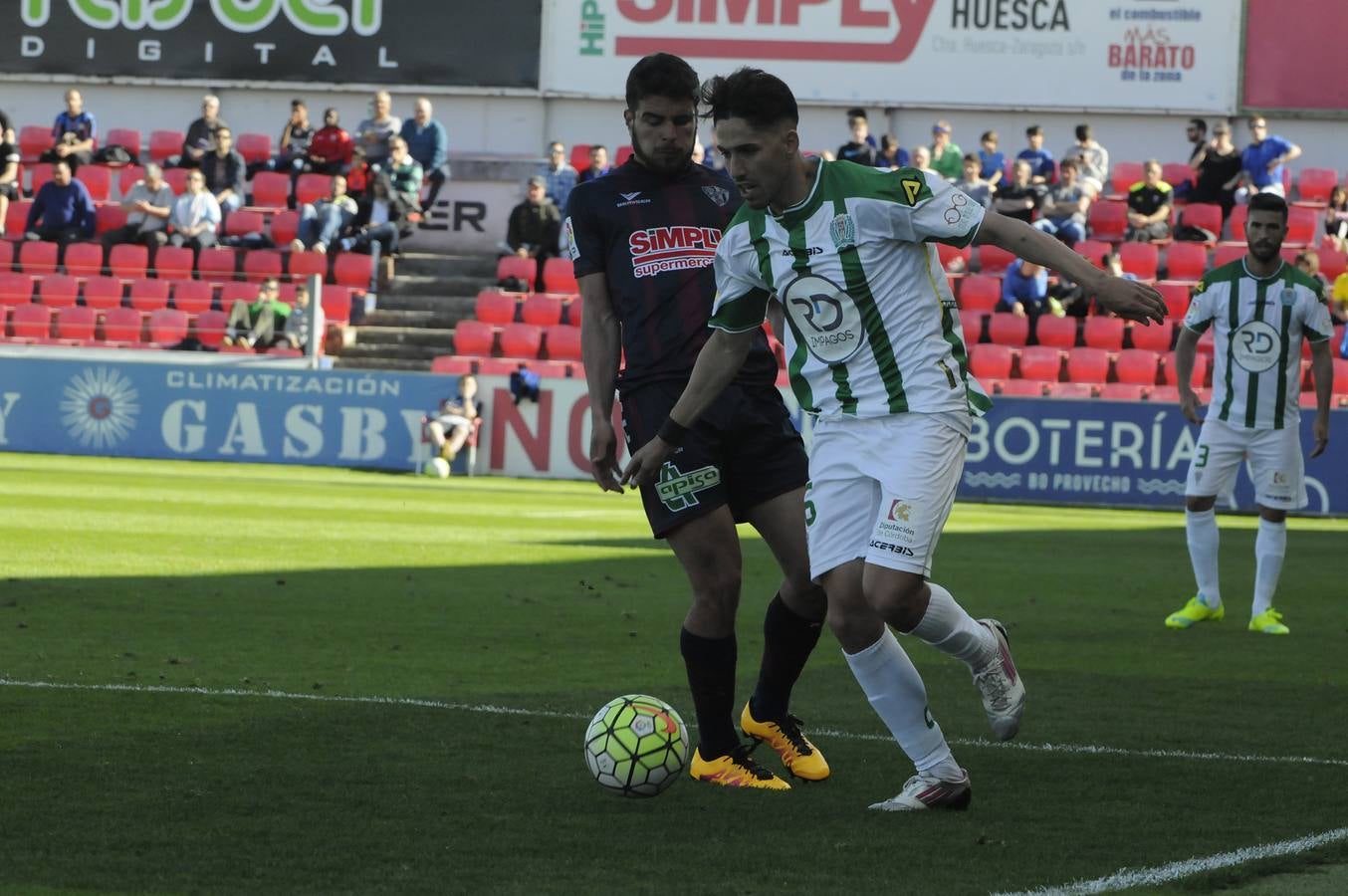 Selección de fotografías de la victoria del CCF en Huesca