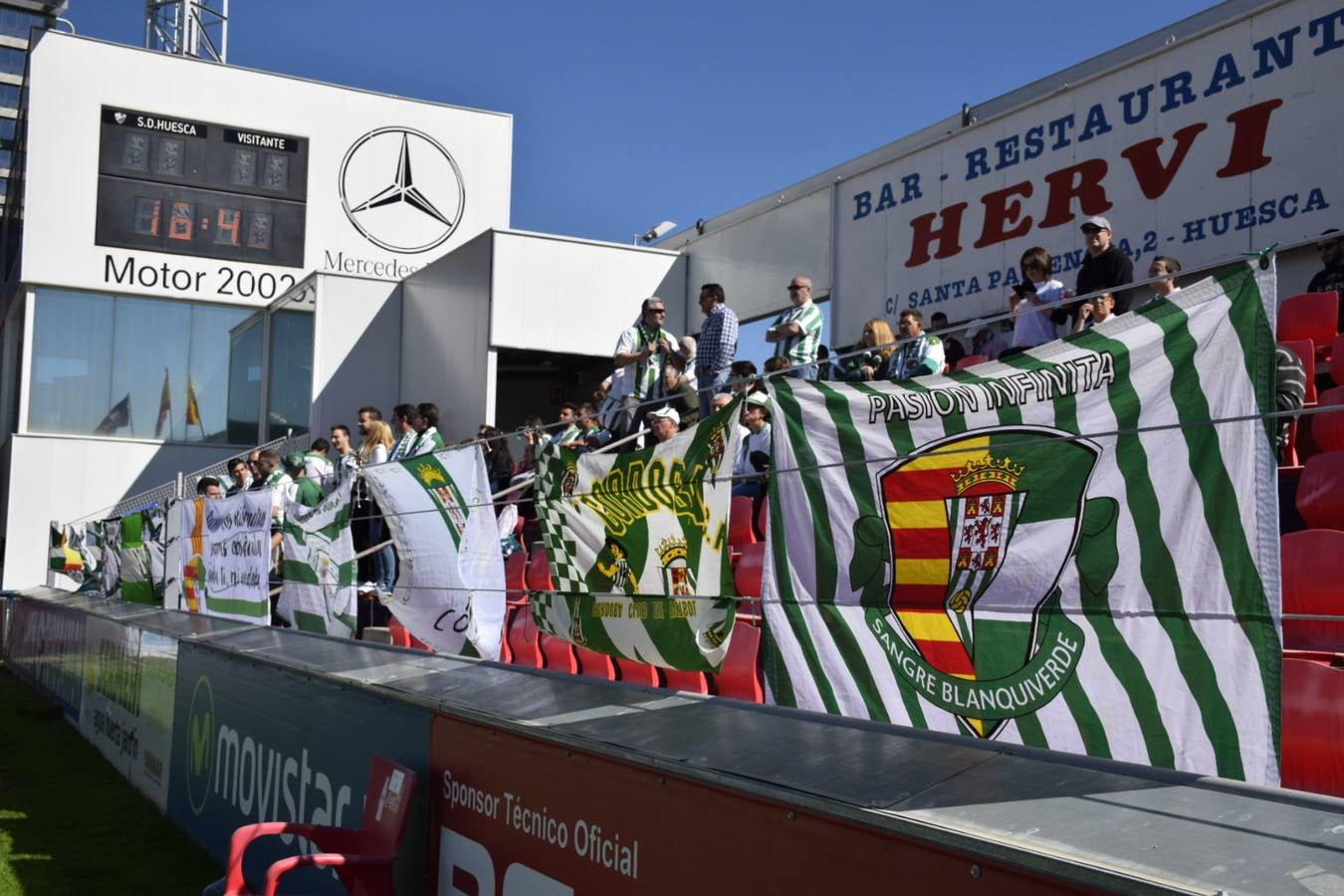 Selección de fotografías de la victoria del CCF en Huesca