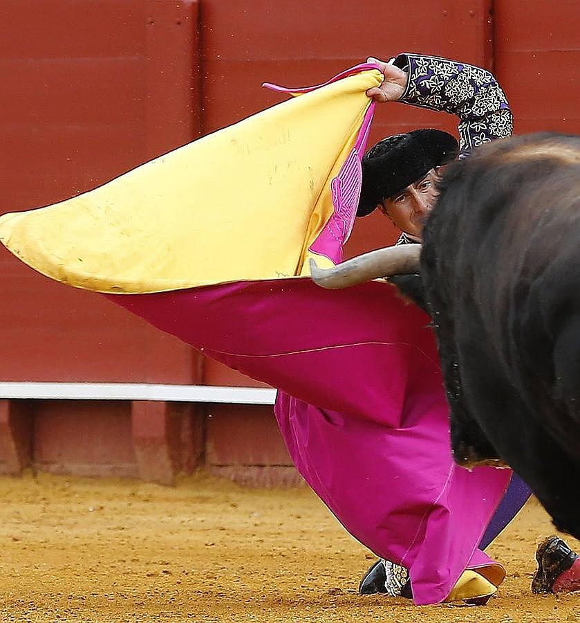 Las imágenes más llamativas de las corridas de la Feria de Abril (II)