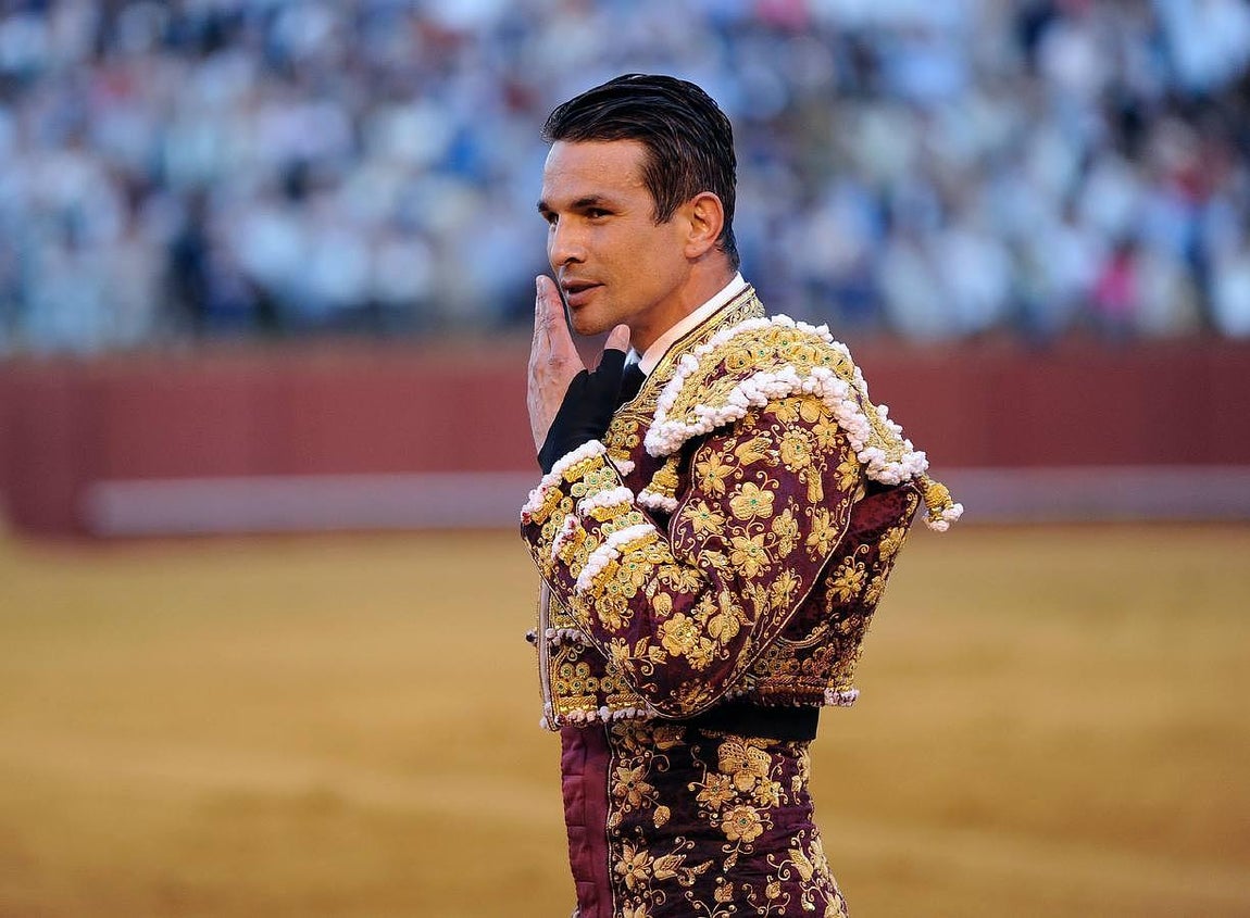 Las imágenes más llamativas de las corridas de la Feria de Abril (II)