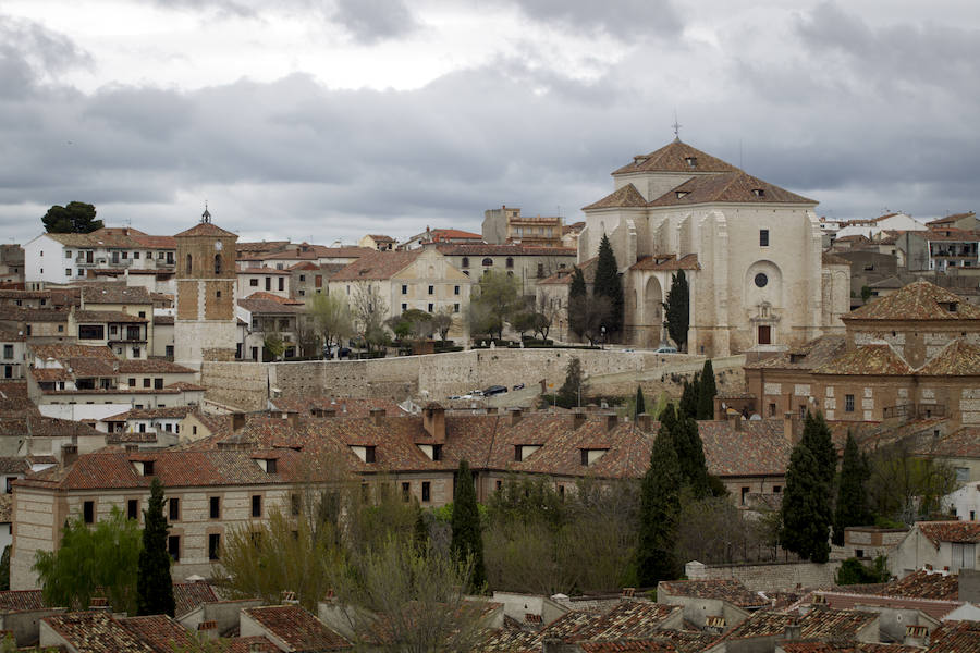 2. Vista panorámica de Chinchón con la iglesia de Nuestra Señora de la Asunción al fondo