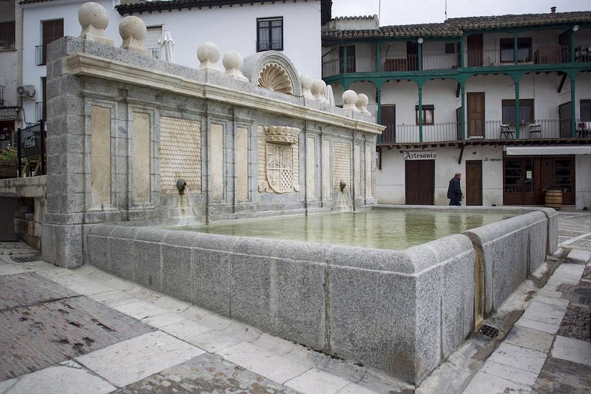 21. Fuente de Arriba de la plaza Mayor de Chinchón