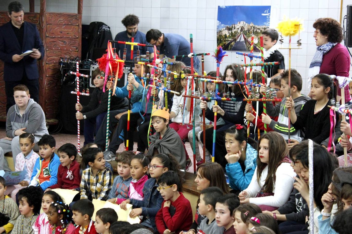 Los alumnos del colegio Jamie de Foxá celebran el Día del Libro