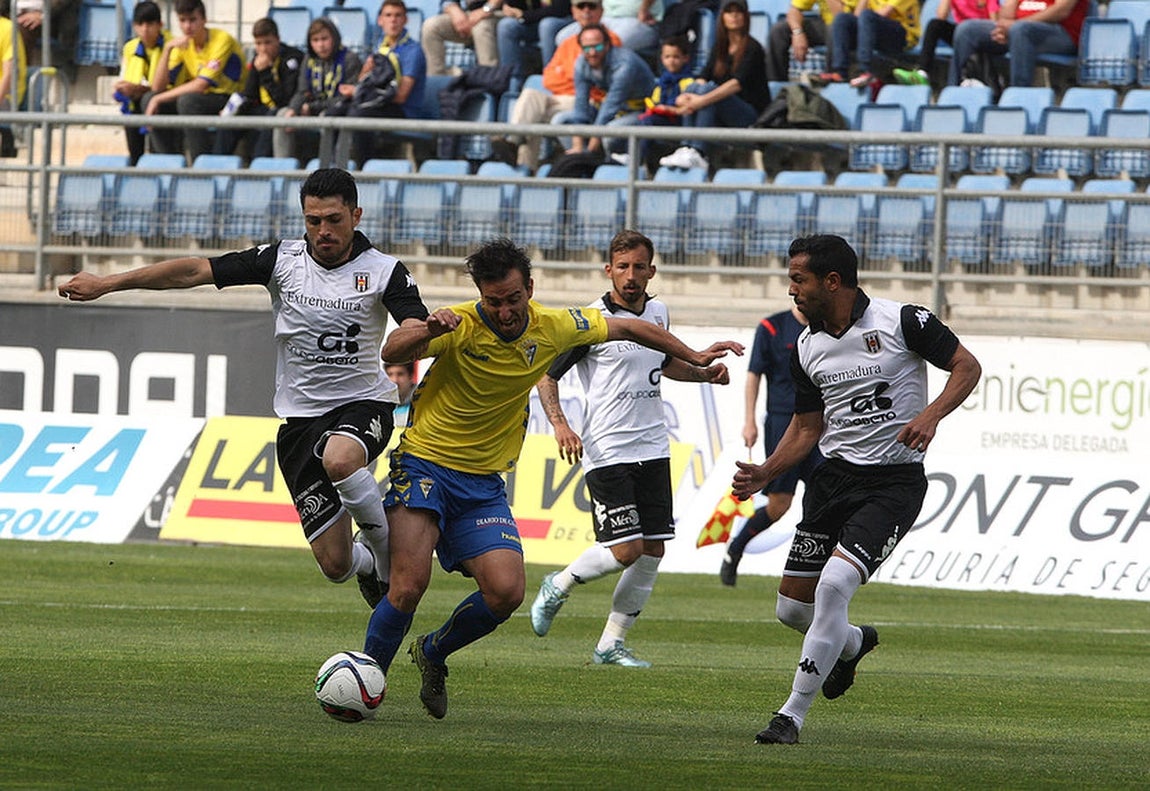 Fotos: Las imágenes del partido Cádiz CF- Mérida