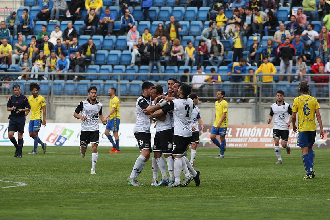 Fotos: Las imágenes del partido Cádiz CF- Mérida