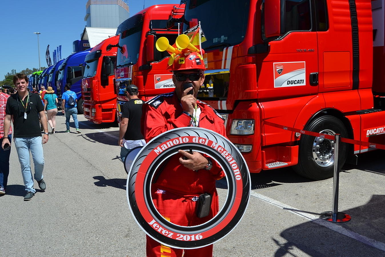 Fotos: Así se vive la fiesta del motor en el paddock