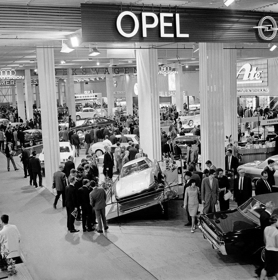 Presentación del coche en 1965
