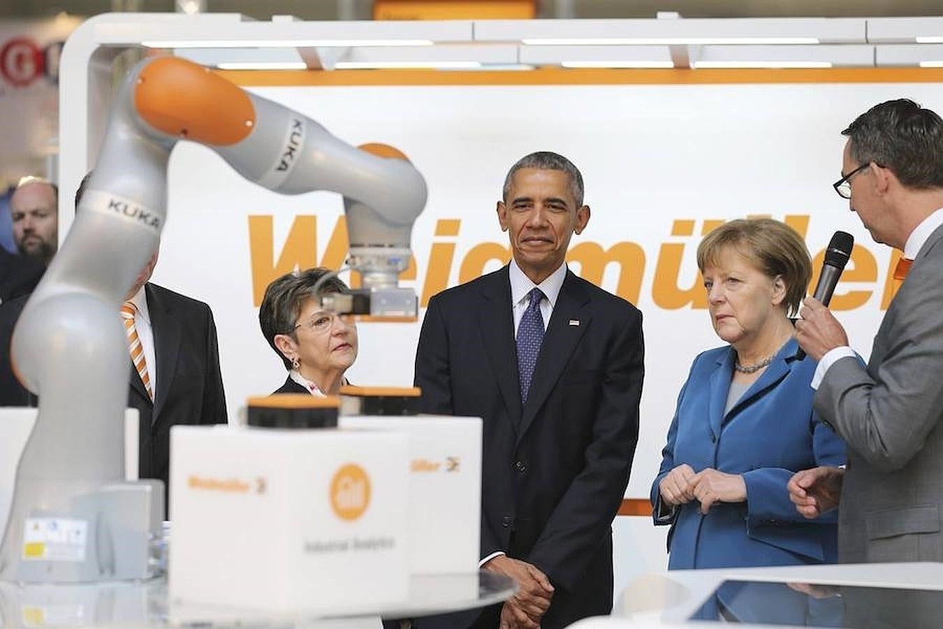 Obama ha visitado junto a Merkel la feria tecnológica Messe, en Hannover. 