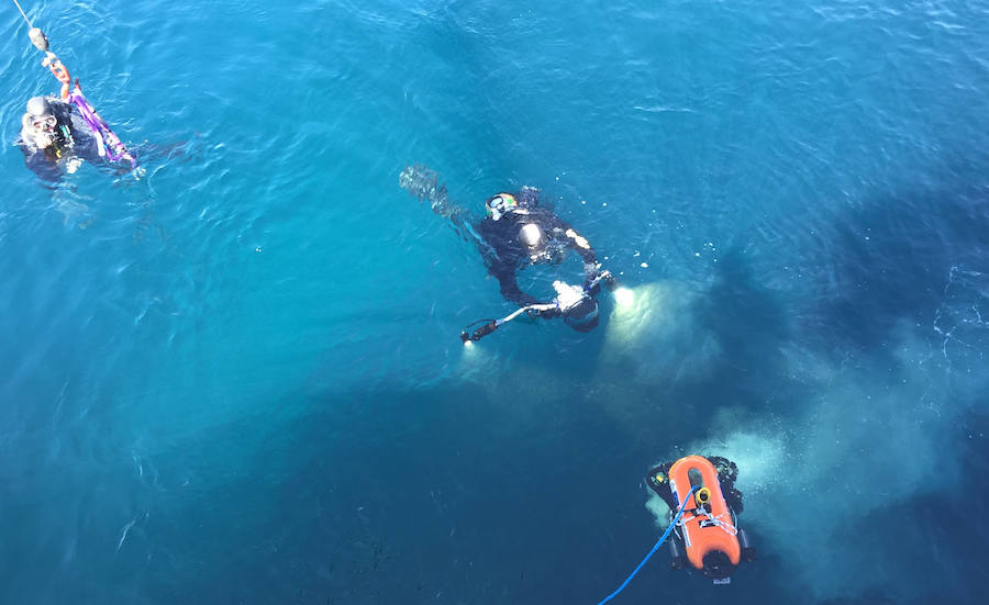 El ROV Leonard, dirige la navegación hasta el pecio. 