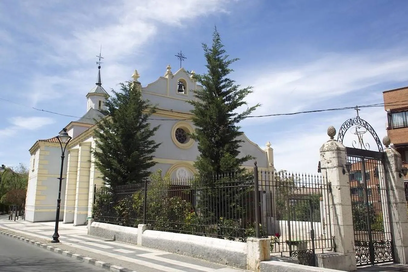 3. Ermita de nuestra Señora de la Soledad. Construida a mitad del siglo XVII y ampliada en el XVIII