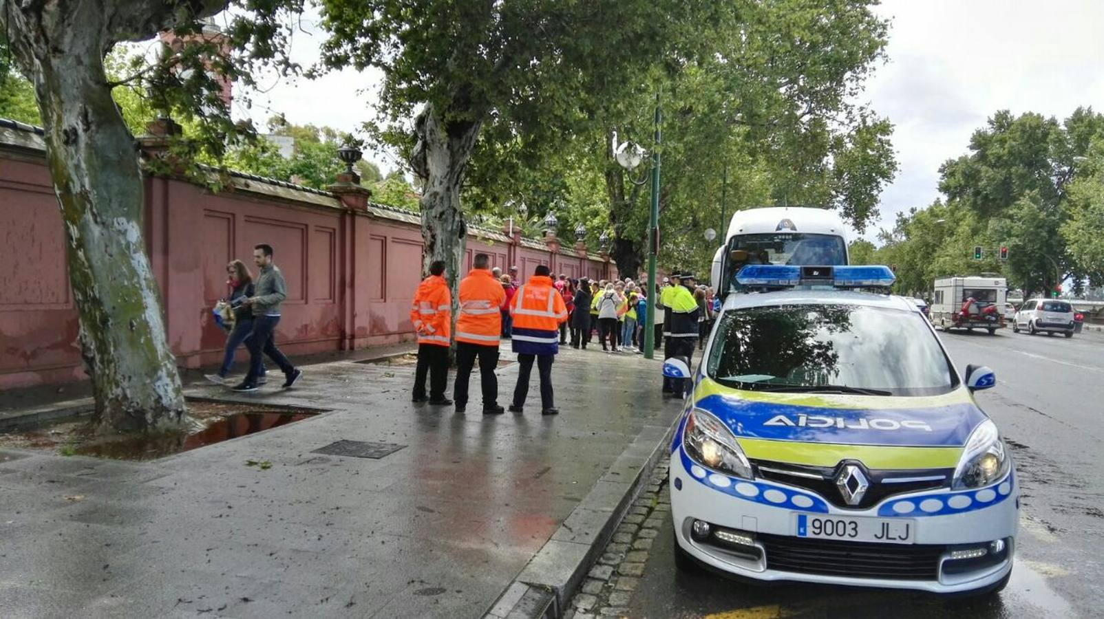 La lluvia provoca decenas de incidencias en Sevilla