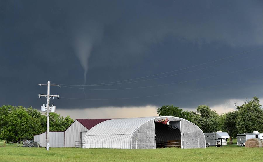 En mayo de 2015, el temporal de tormentas y tornados causó la muerte de 30 personas en Texas y Oklahoma. 