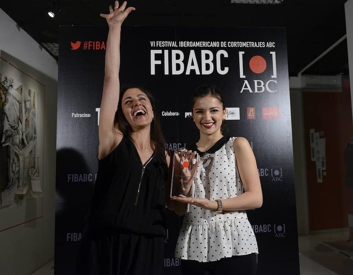 Amanda de la Rosa y Vico Escorcia, premiadas por «María Bonita». 