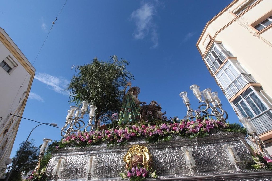 Fotos: Salida procesional de la Divina Pastora en Cádiz