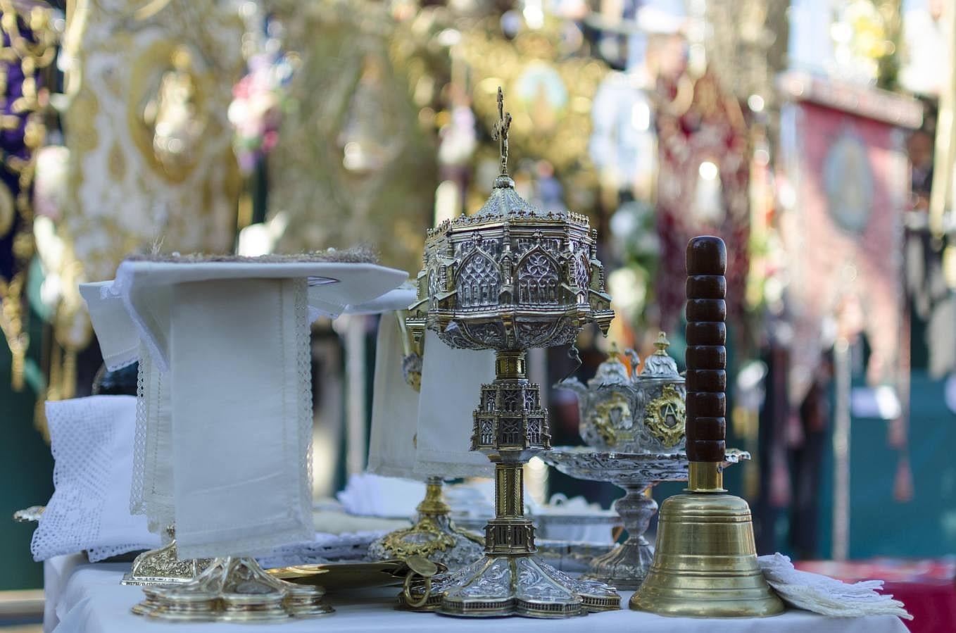 Multitudinaria asistencia a la Pontifical