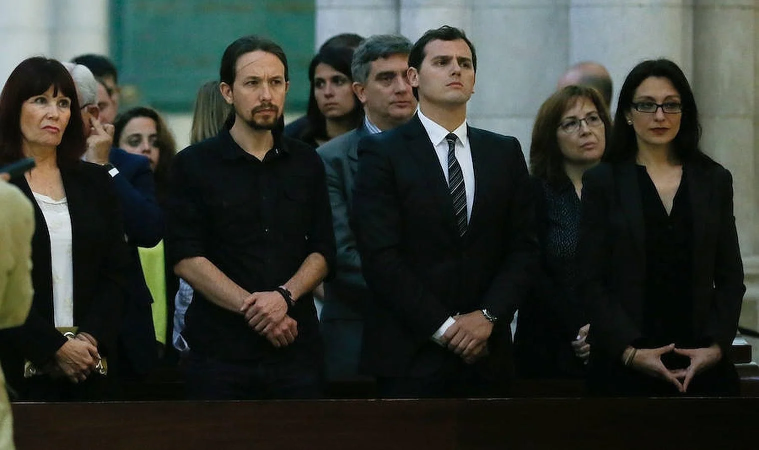 Pablo Iglesias y Albert Rivera junto a la presidenta del PSOE, Micaela Navarro, y a la diputada de IU Sol Sánchez