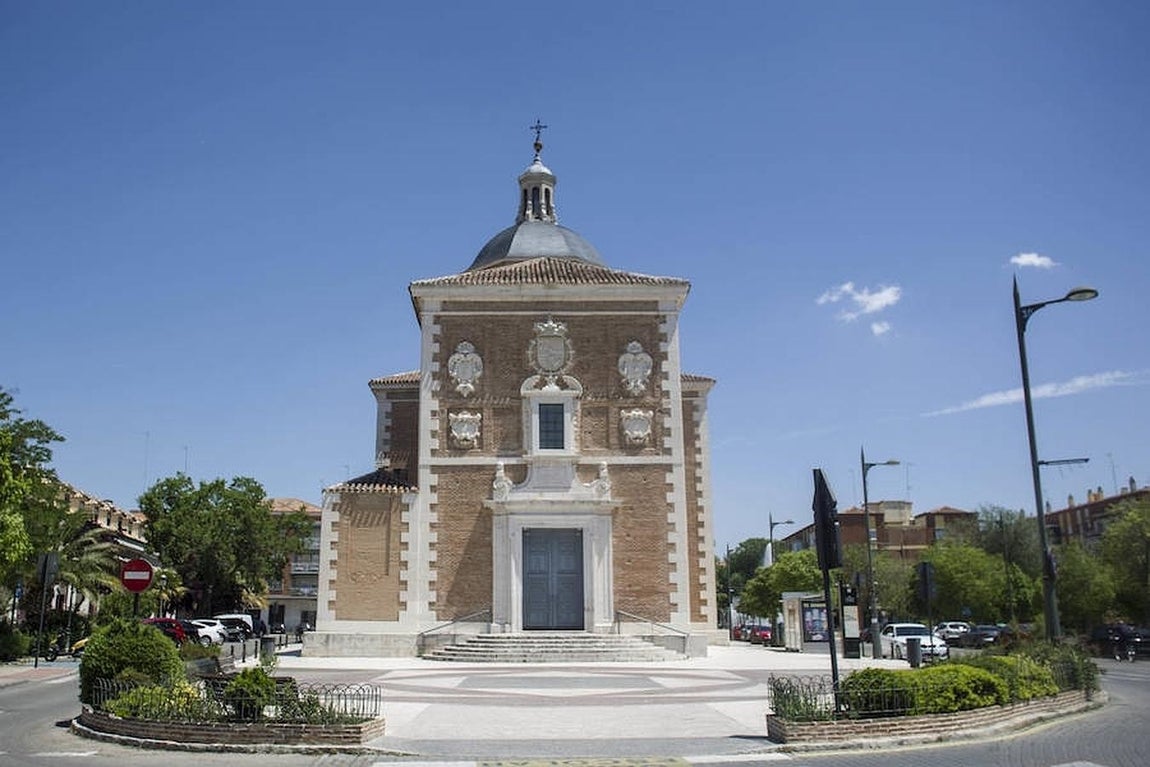 9.. La iglesia dedicada a Nuestra Señora de las Angustias