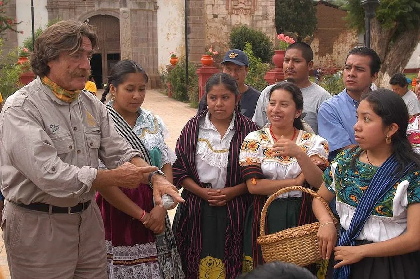 Con indígenas en 2007