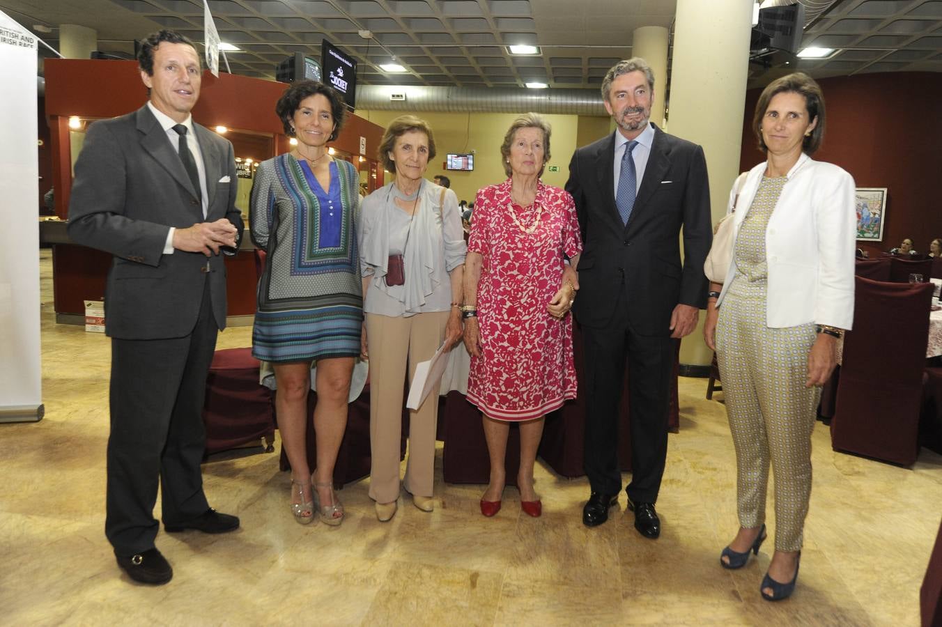 Luis García de Tejada, director gerente de la Fundación Valentín de Madariaga; Paz Madariaga Parias, patrona de la Fundación Valentín de Madariaga; África Mora-Figueroa, criadora; Ángeles Parias, presidenta de honor de la fundación; Gáspar Sáez, de NH Hoteles; Guadalupe Parias, directora gerente de UBS