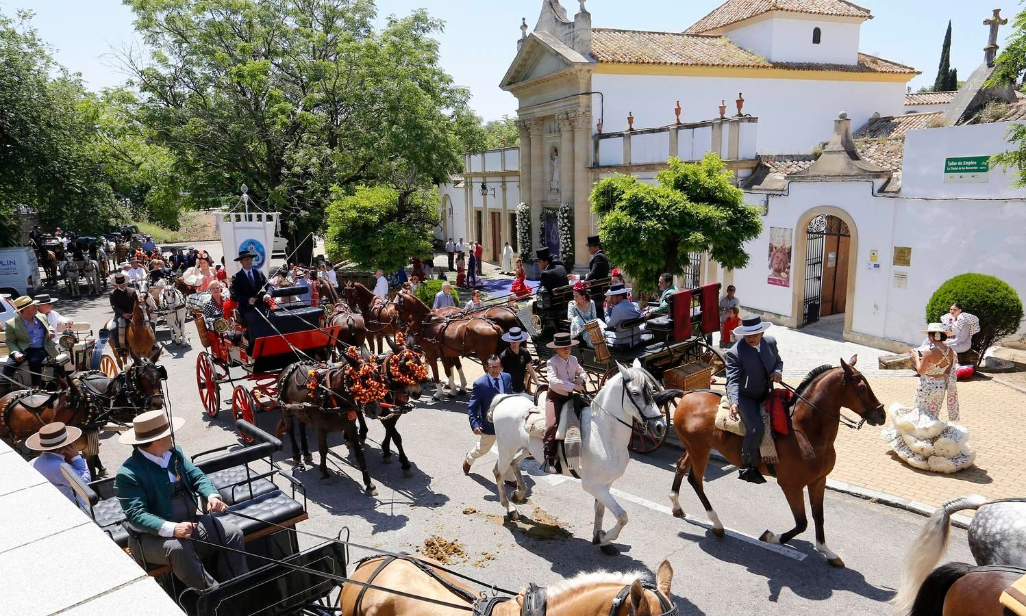 A la Feria de la Salud, a caballo