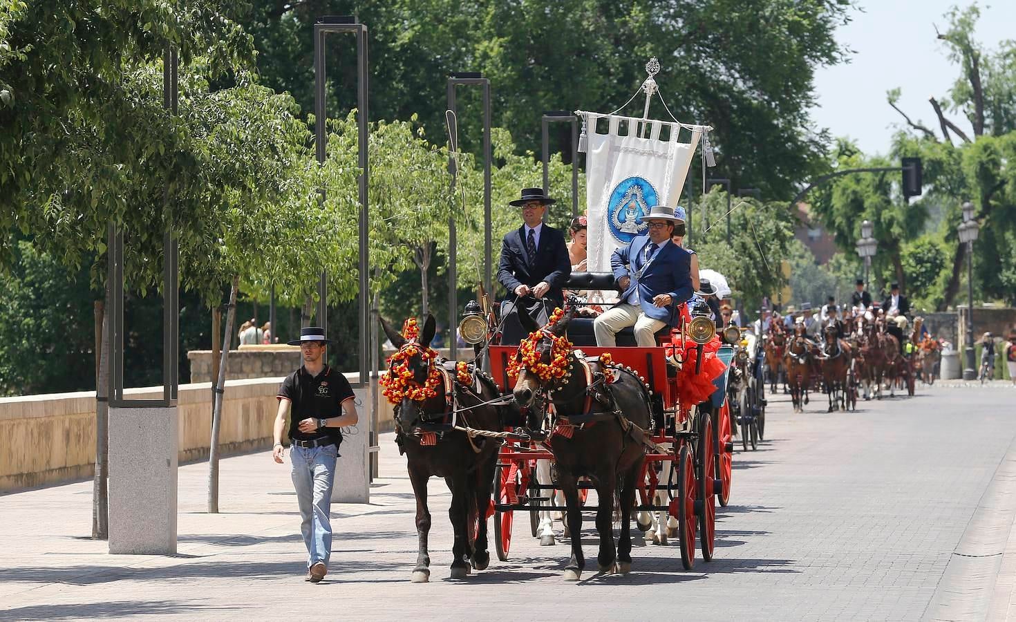 A la Feria de la Salud, a caballo