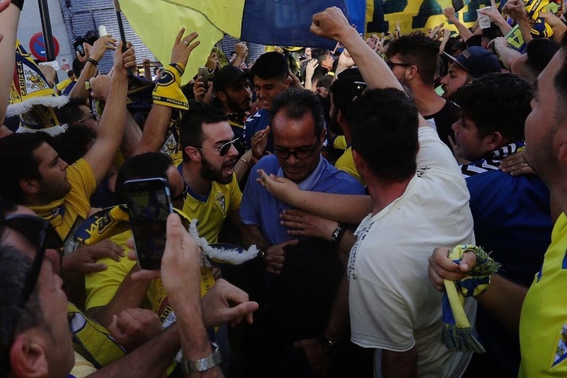 Así fue la bienvenida al Cádiz