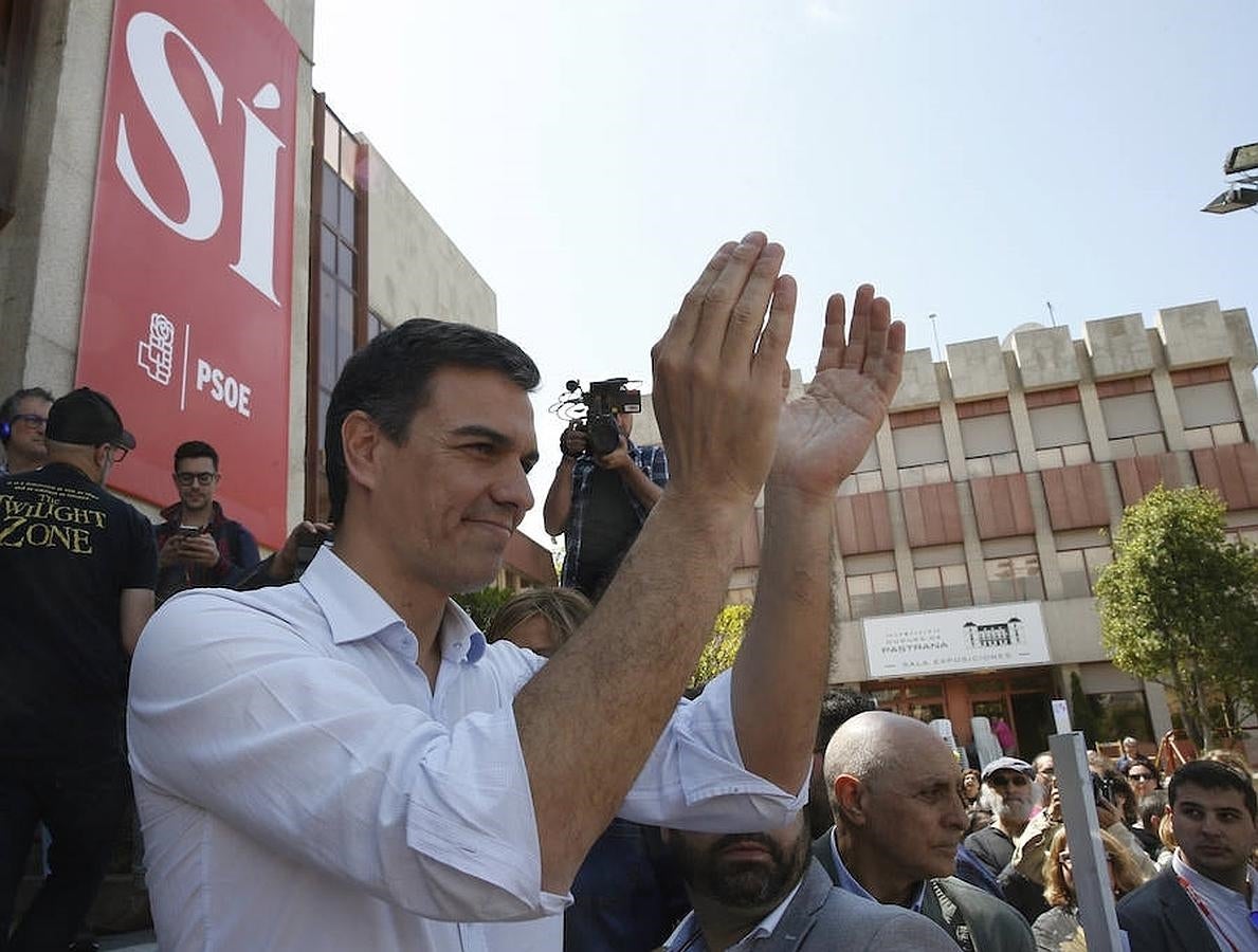 Pedro Sánchez a su llegada al acto de precampaña. 