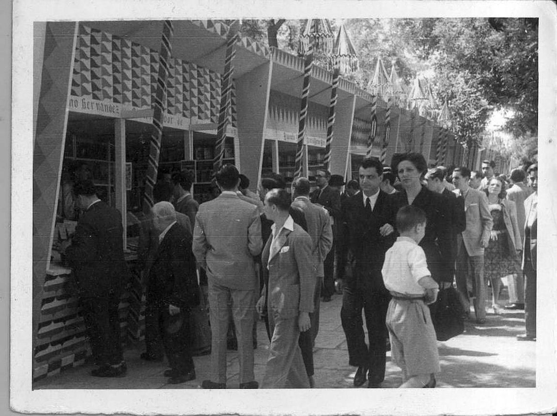 Las casetas presentaba un aspecto más festivo en 1947. 