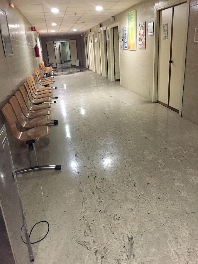 Así ha quedado la planta del Hospital de Jerez afectada por el incendio