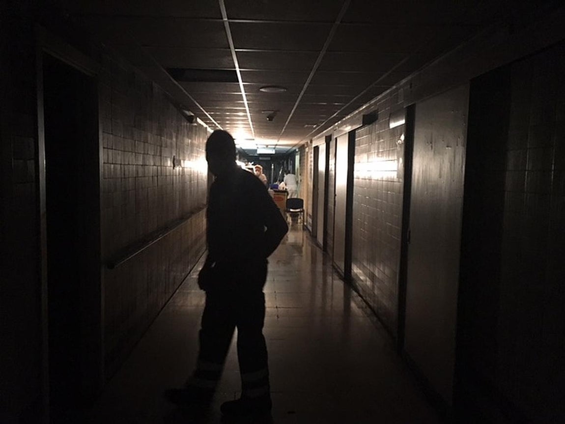 Así ha quedado la planta del Hospital de Jerez afectada por el incendio