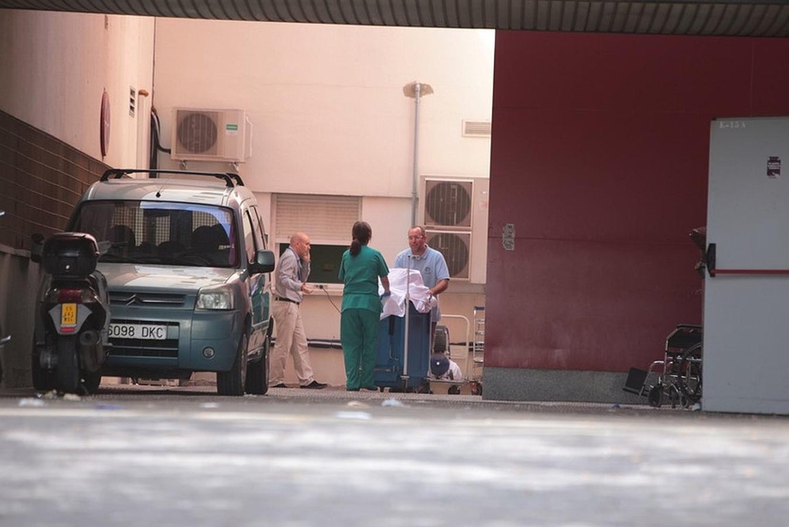 Así ha quedado la planta del Hospital de Jerez afectada por el incendio