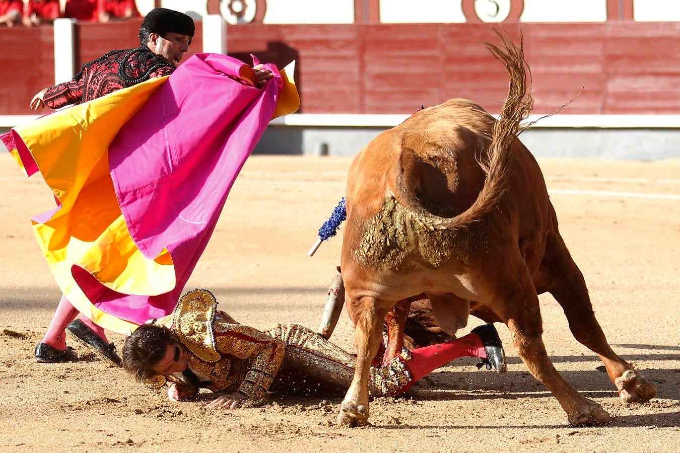 Secuencia de la espeluznante voltereta de Padilla en Las Ventas