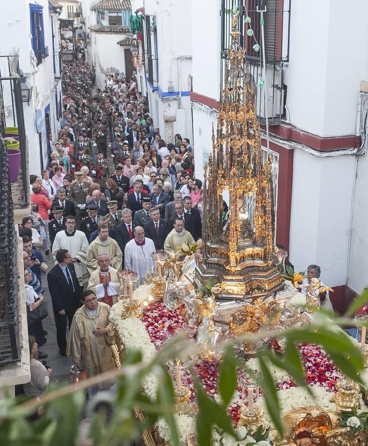 La procesión del Corpus Christi recorre las calles de Córdoba