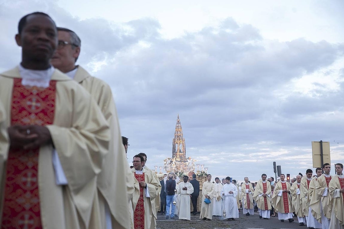 La procesión del Corpus Christi recorre las calles de Córdoba