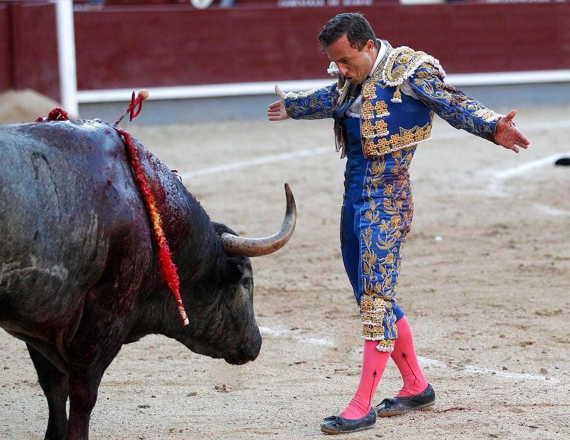 Así fue la lidia de Rafaelillo que emocionó a Madrid
