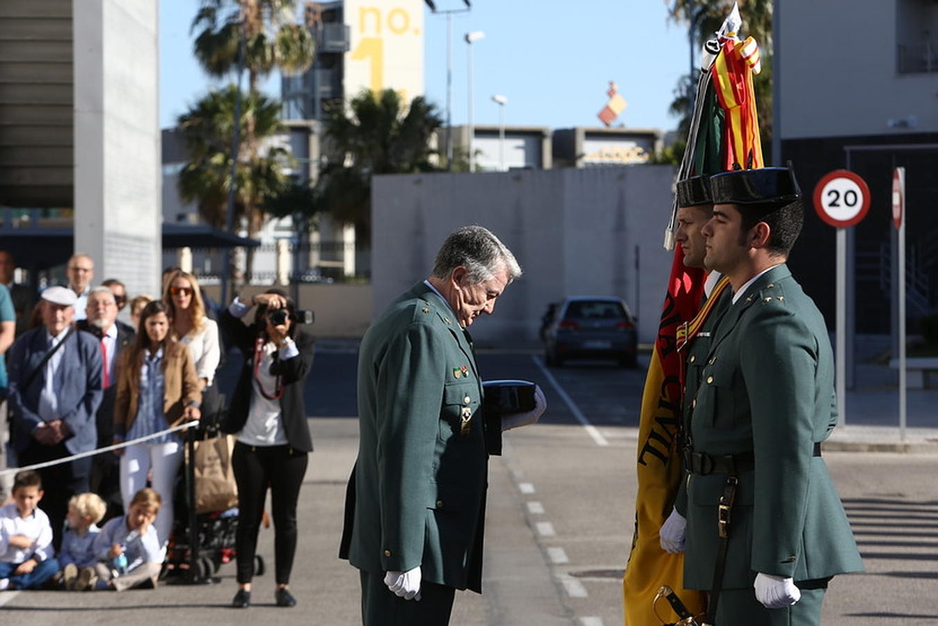 Las imágenes del acto en Cádiz del 172 aniversario de la fundación de la Guardia Civil