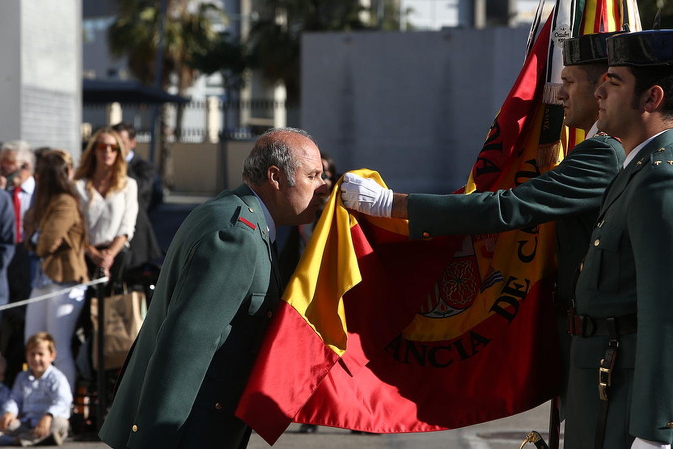 Las imágenes del acto en Cádiz del 172 aniversario de la fundación de la Guardia Civil