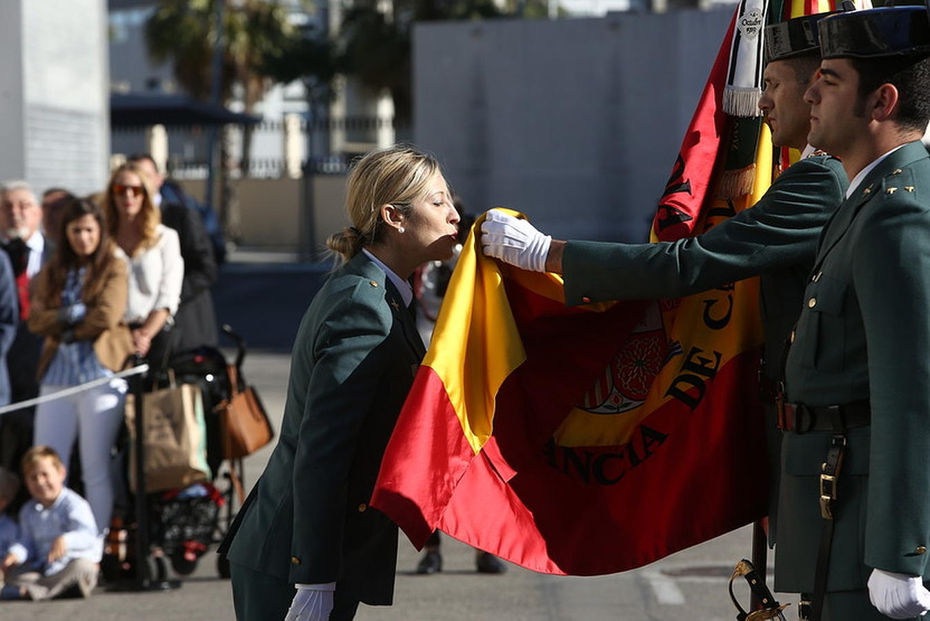 Las imágenes del acto en Cádiz del 172 aniversario de la fundación de la Guardia Civil