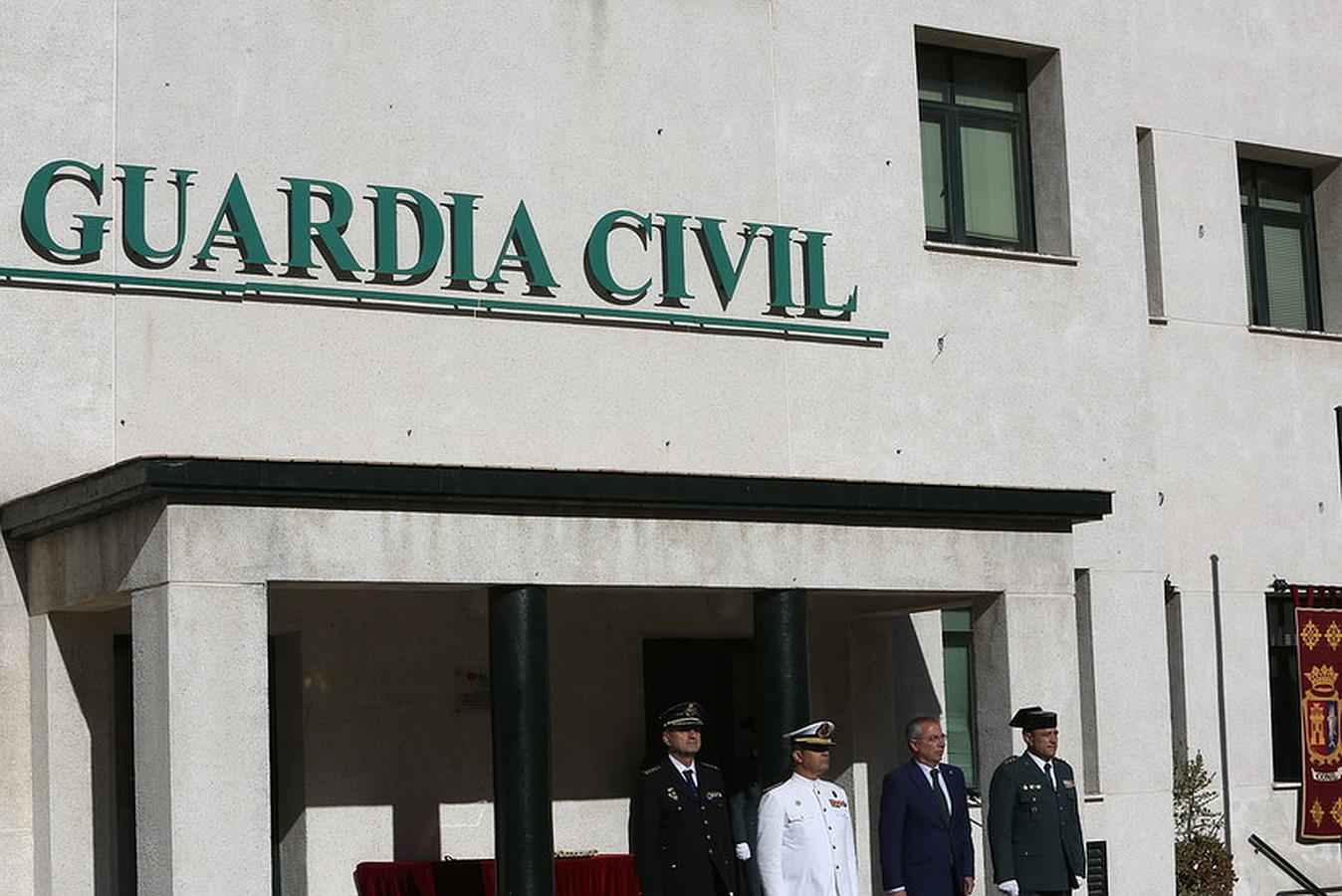 Las imágenes del acto en Cádiz del 172 aniversario de la fundación de la Guardia Civil